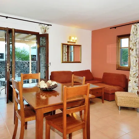 Villa Residencial Los Claveles - Cristina